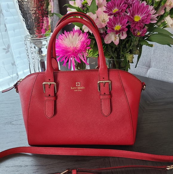 kate spade Handbags - Kate Spade ❤ Red Bag w/Crossbody Strap